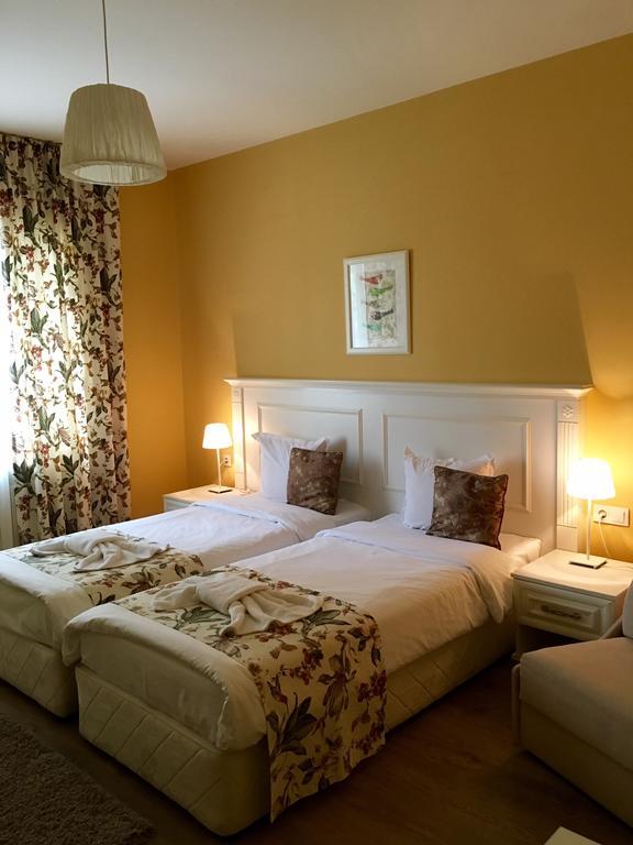 Hotel Avenue à Choumen Extérieur photo